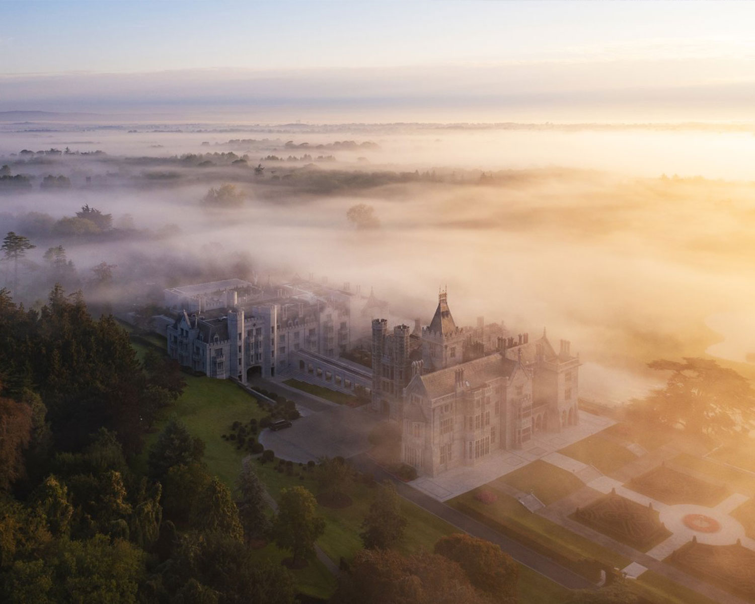 adare-manor-with-fog