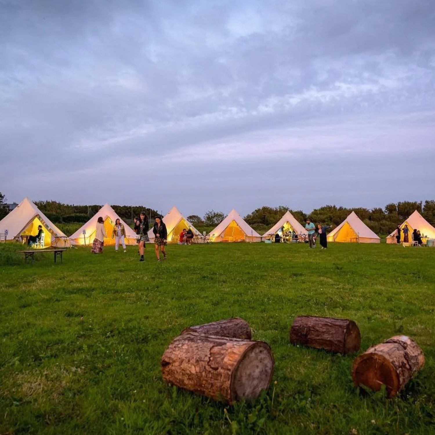 accommodation options group stays img